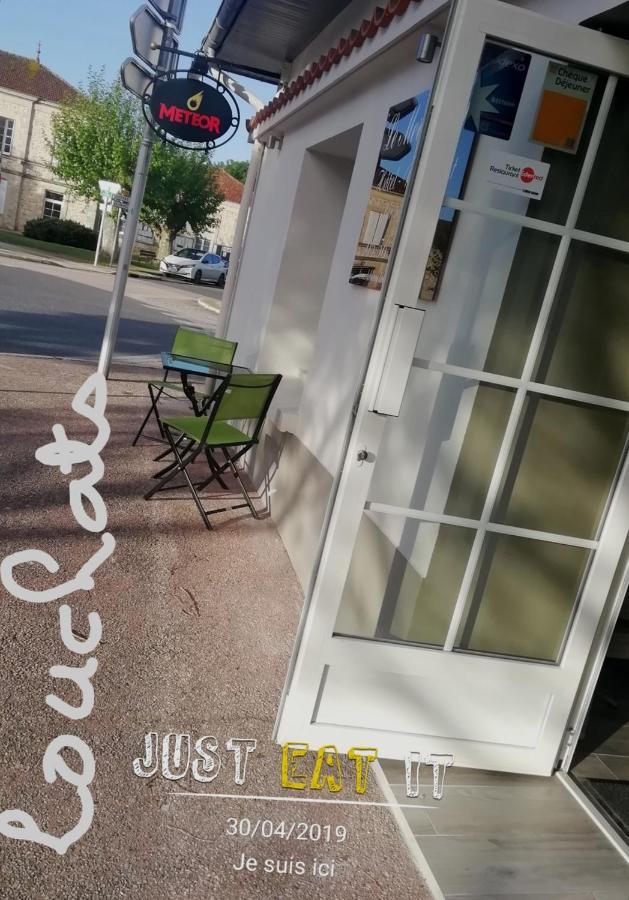Le Merle Blanc Louchats酒店 外观 照片